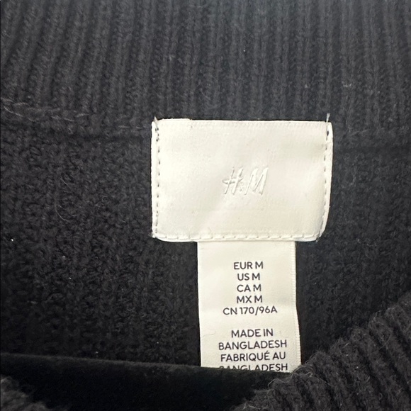 H&M BUTTON-DETAIL SWEATER - Picture 3 of 10